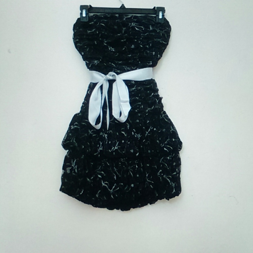 Strapless Floral Lace Dress